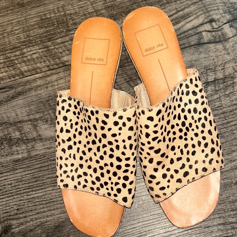 Dolce Vita Cheetah Sandals - Picture 1 of 3